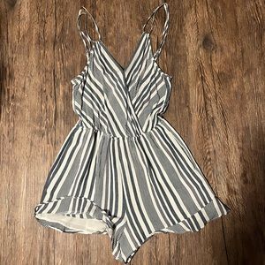 American Eagle striped ruffle romper with pockets, size S, PERFECT CONDITION